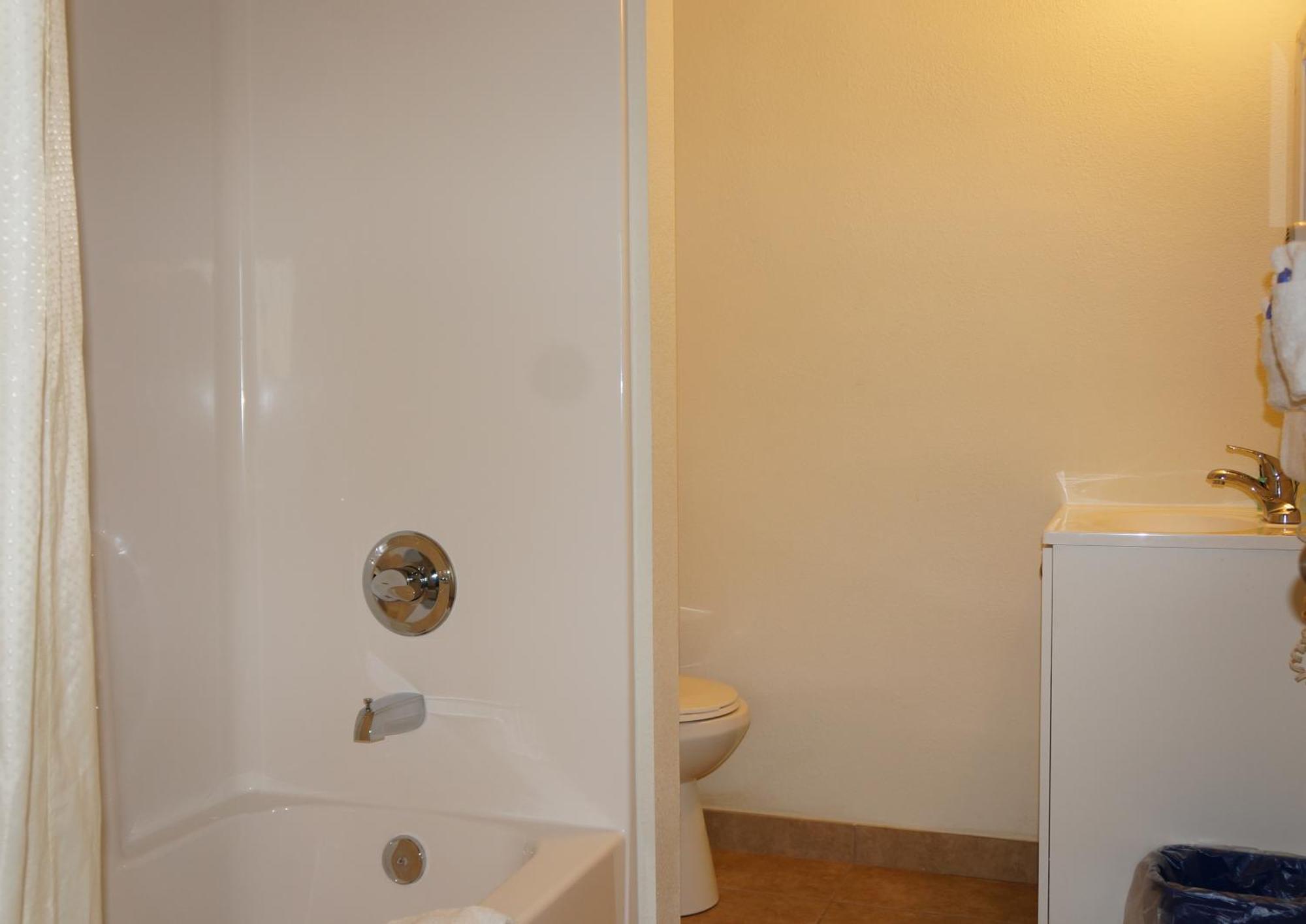 Lake Marina Inn Clearlake Oaks Room photo
