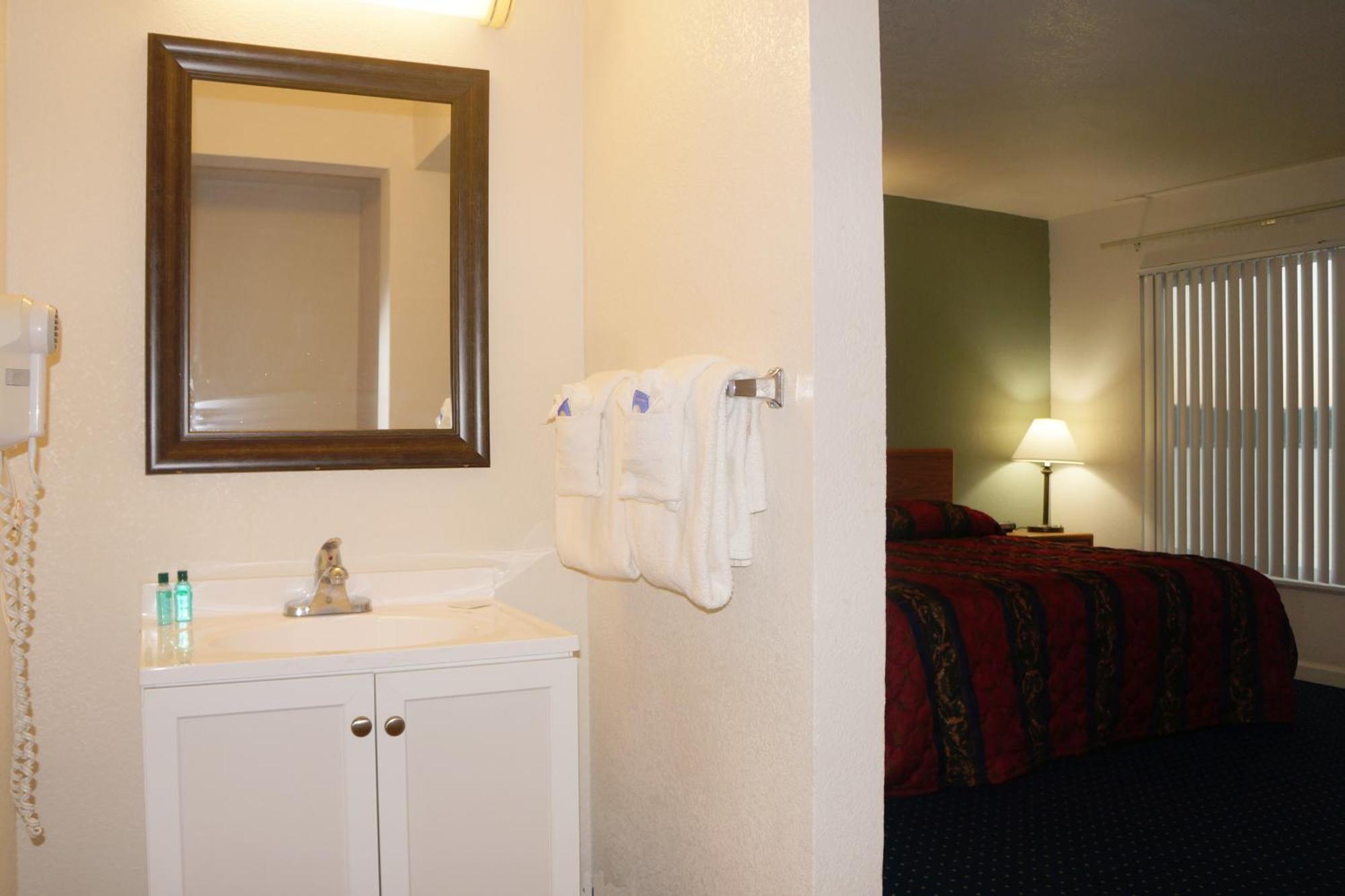 Lake Marina Inn Clearlake Oaks Room photo