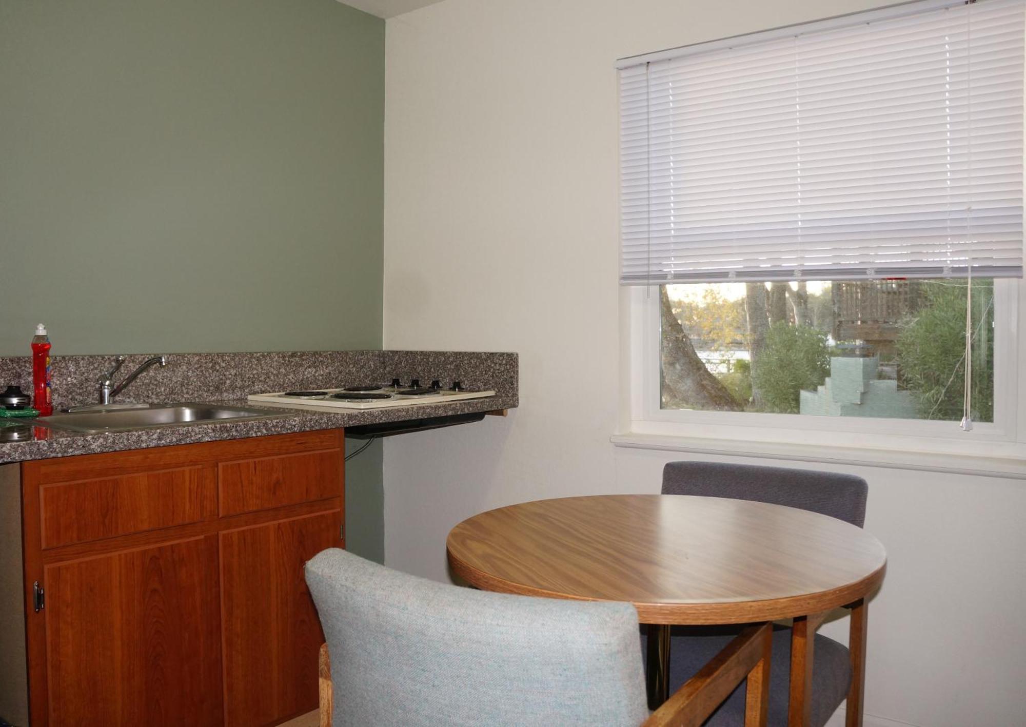 Lake Marina Inn Clearlake Oaks Room photo