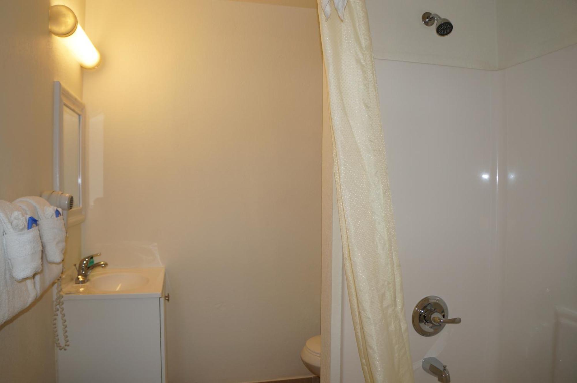 Lake Marina Inn Clearlake Oaks Room photo