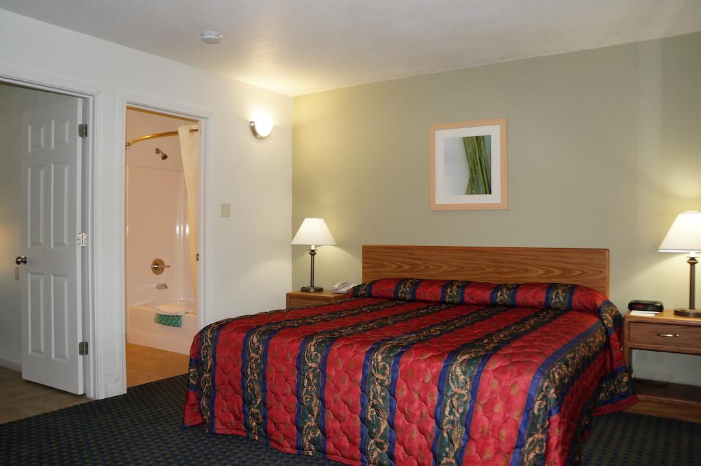 Lake Marina Inn Clearlake Oaks Room photo