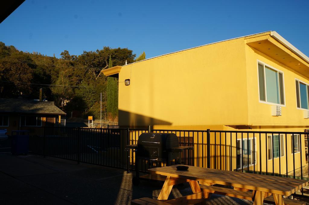 Lake Marina Inn Clearlake Oaks Exterior photo